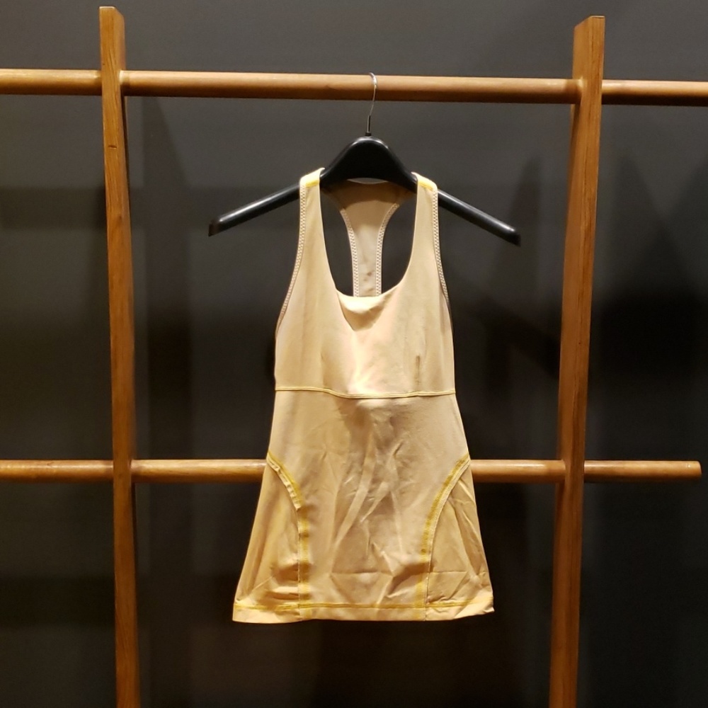 LULULEMON TOP SIZE 6